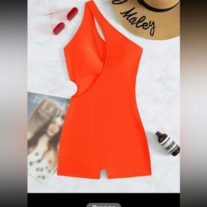 Cut out one shoulder one piece swimsuit